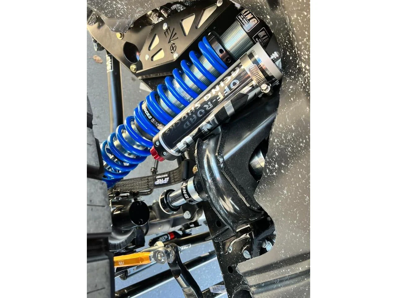 JLU (4-Door) GAS 3-5 INCH LIFT KING 2.5 INCH COILOVER PRO SUSPENSION SYSTEMS JEEP WRANGLER - Image 7