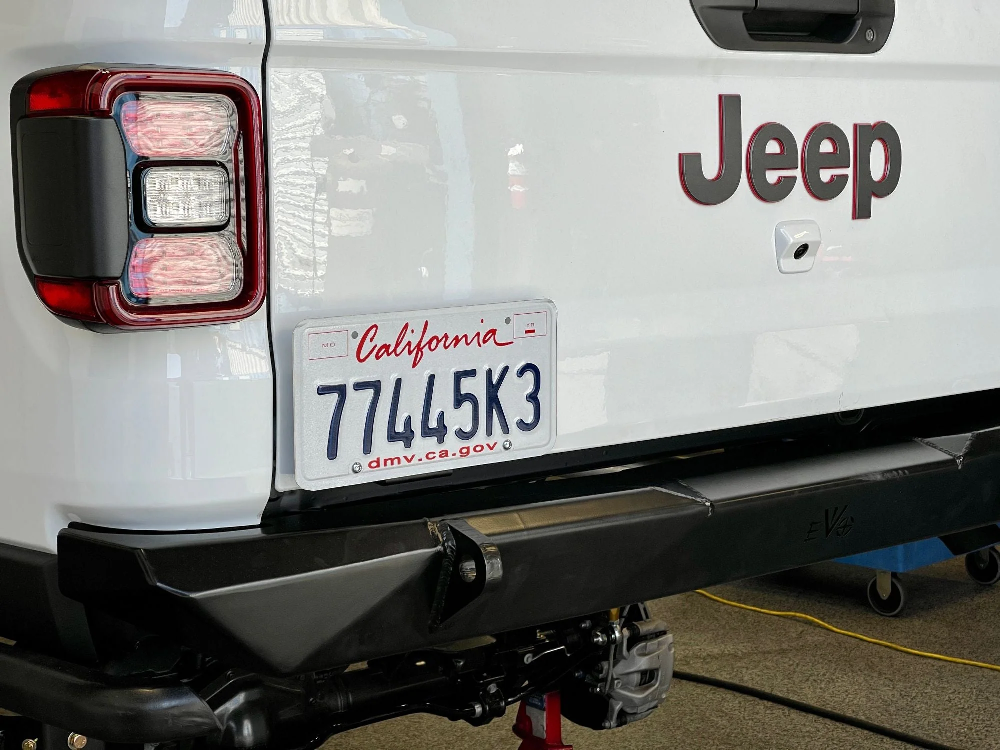 Jeep Gladiator JT Tailgate License Plate Mount Holder, Left Side Black - Image 2