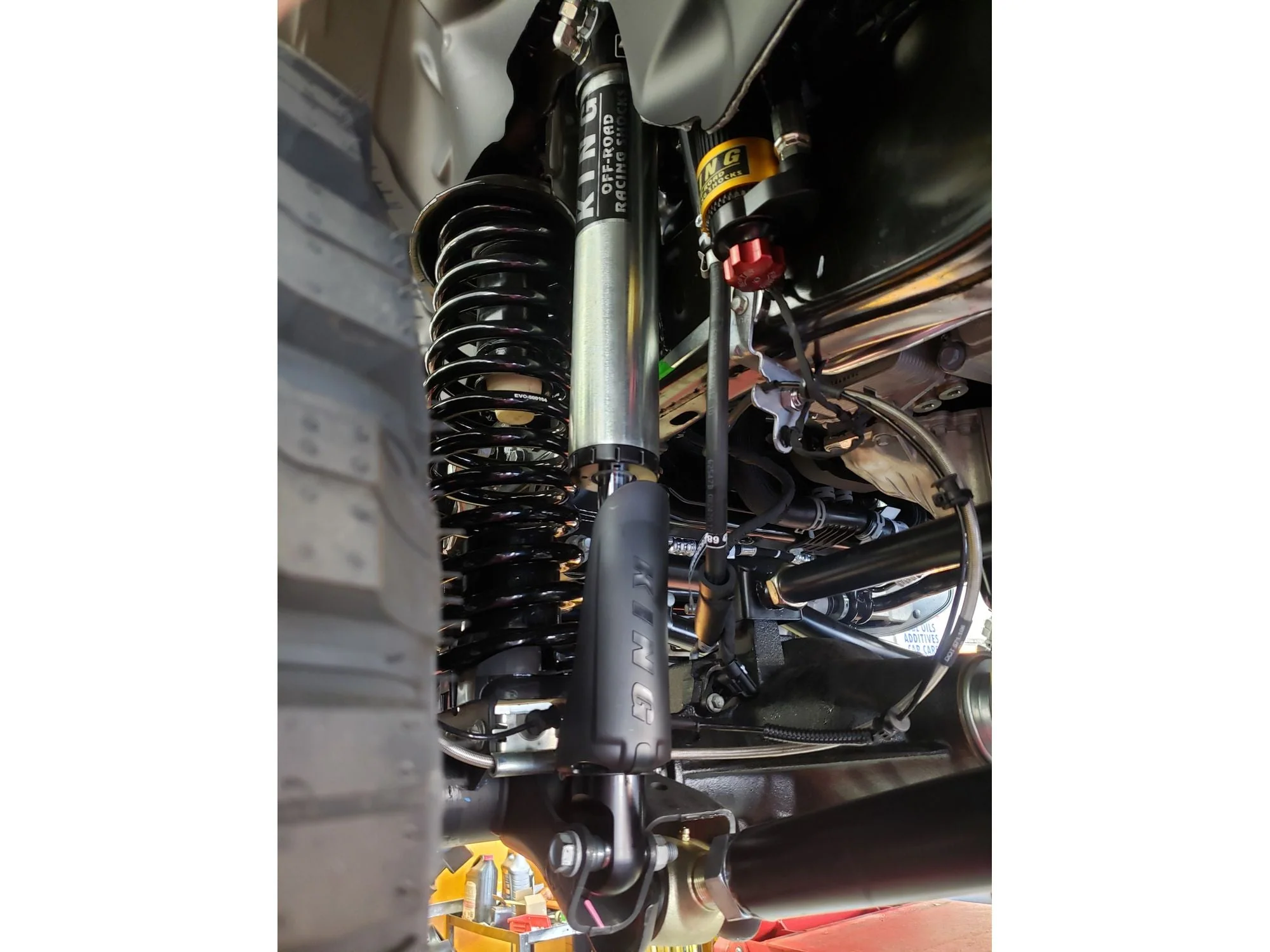 JT BLACK EVO SPEC KING 2.5" DIAMETER REMOTE RESERVOIR FOR 2.5-4.5" LIFTS FRONT & REAR SET WITH COMPRESSION ADJUSTERS FOR JEEP GLADIATOR - Image 2