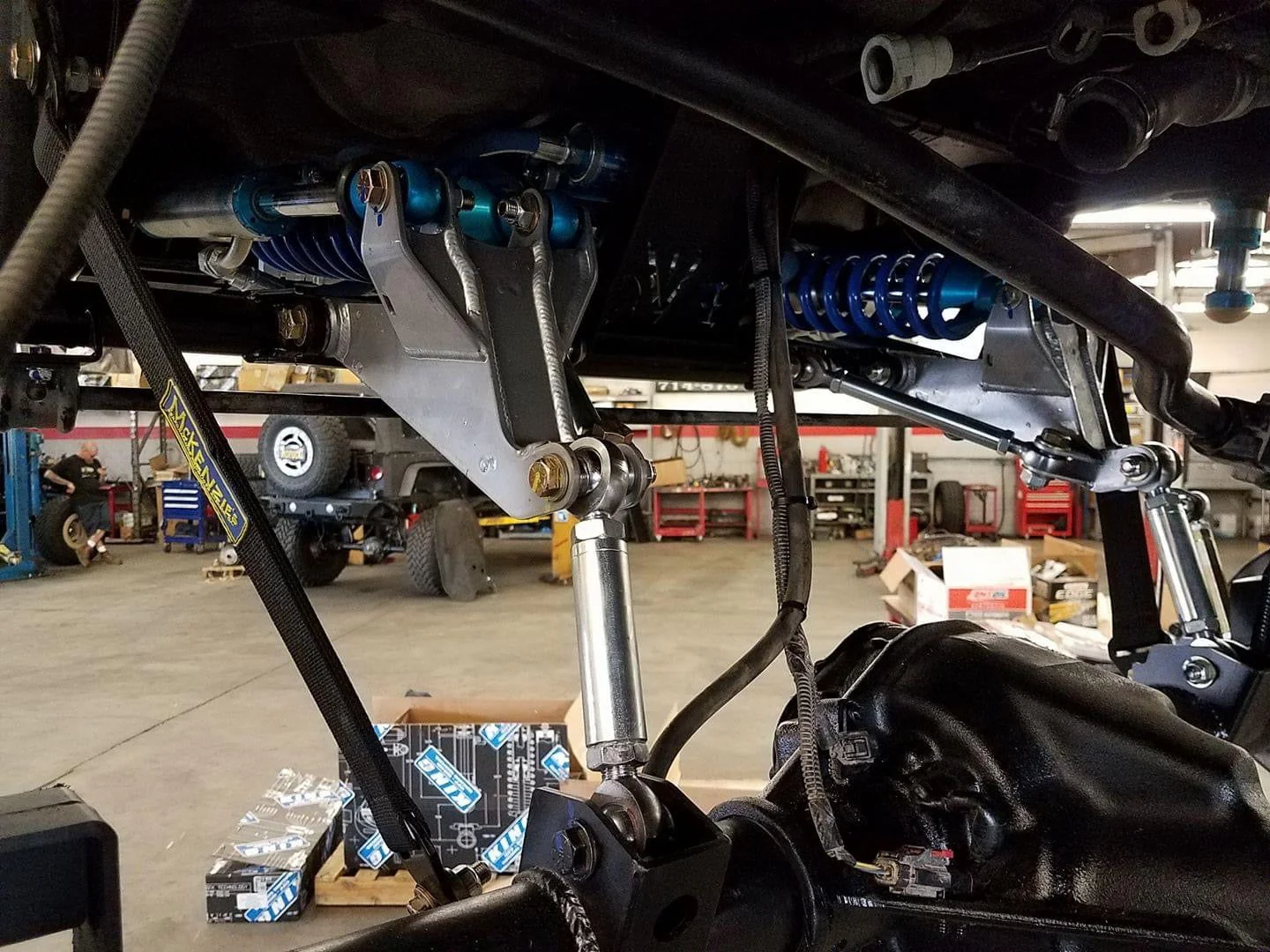 JK JKU REAR DOUBLE THROW DOWN EVOLEVER SYSTEM WITH KING COILOVER AND BYPASS SHOCKS JEEP WRANGLER - Image 5