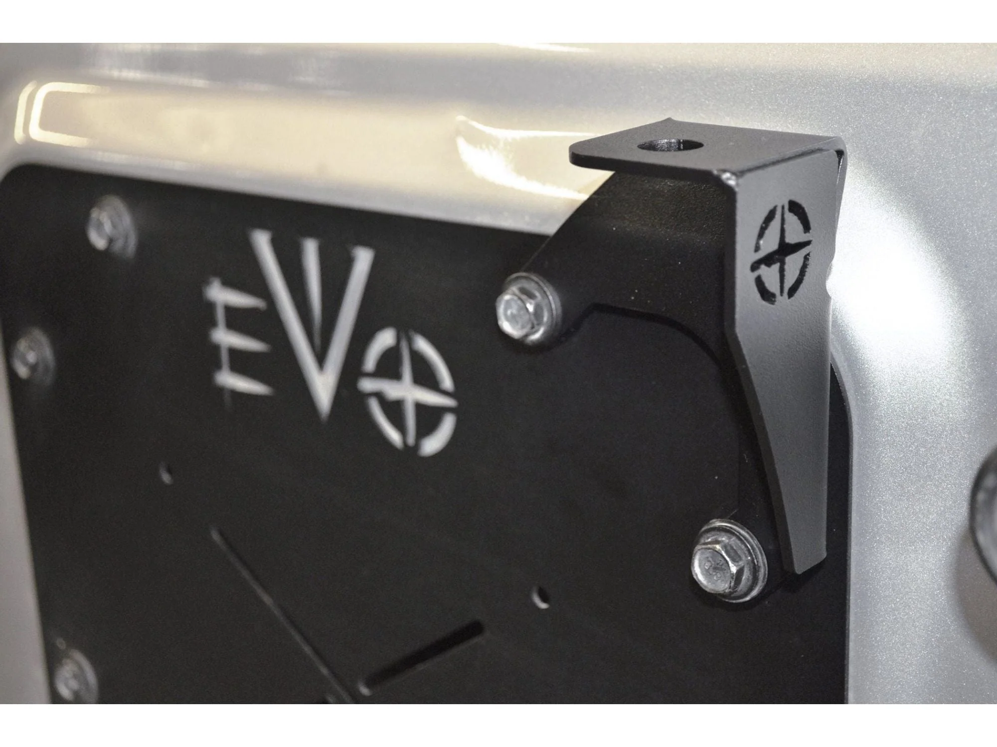 TAILGATE ANTENNA MOUNT (PASSENGER) FOR JK/JKU - Image 2